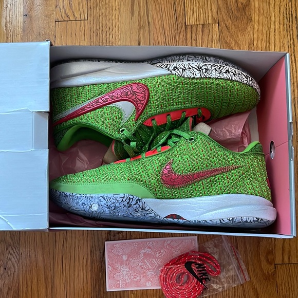 Nike LeBron 20 Stocking Stuffer